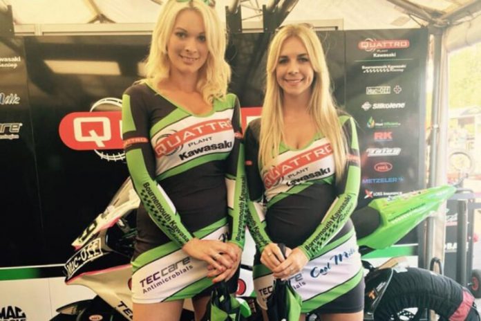Grid Girls With Quattro Plant Kawasaki At Cadwell Park For British Superbikes On 29th August 2016