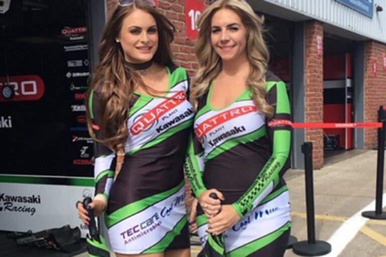 Grid Girls With Quattro Plant Kawasaki At Oulton Park For British Superbikes On 11th September 2016