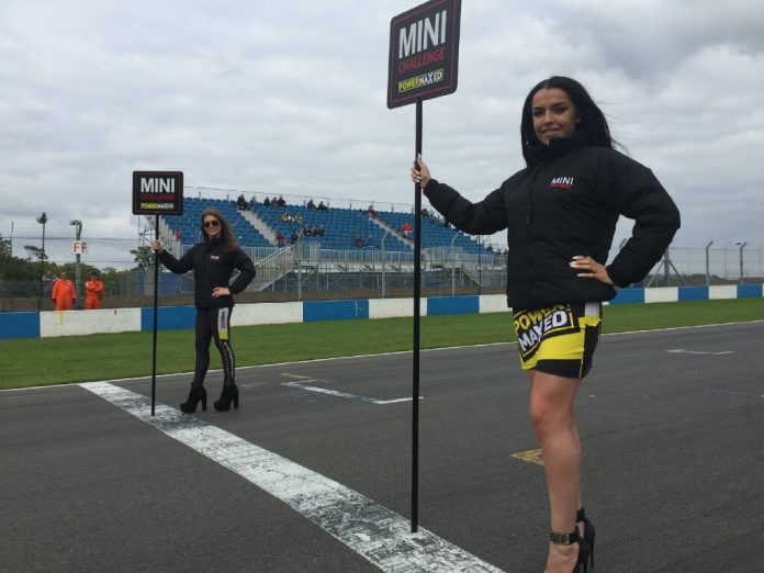Grid Girls With Mini Challenge 2015 At Donington Park On 20th Sept 2015 01